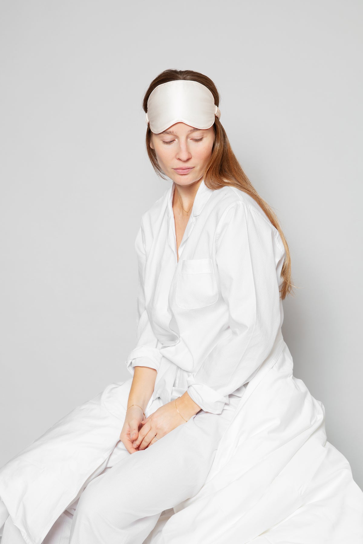 Sovmask i peace silk – detaljbild